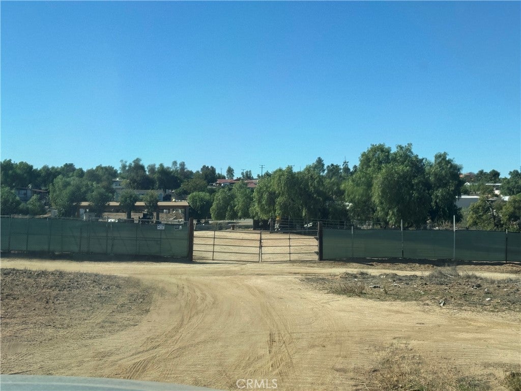 21975 Hawthorne, Perris