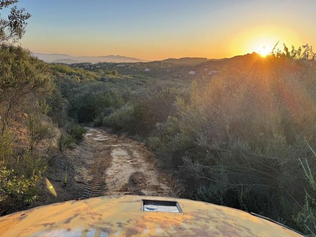 Old Wagon Road, Valley Center