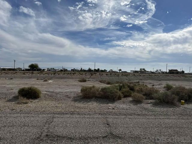 2354 Honolulu Avenue, Salton City
