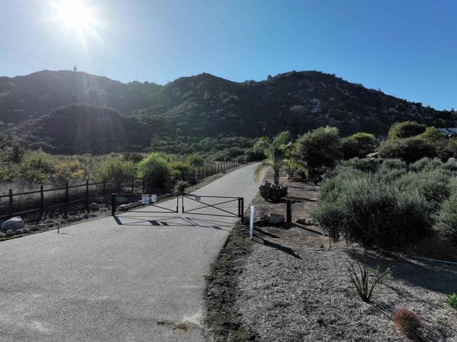 Rainbow Peaks Trail, Fallbrook