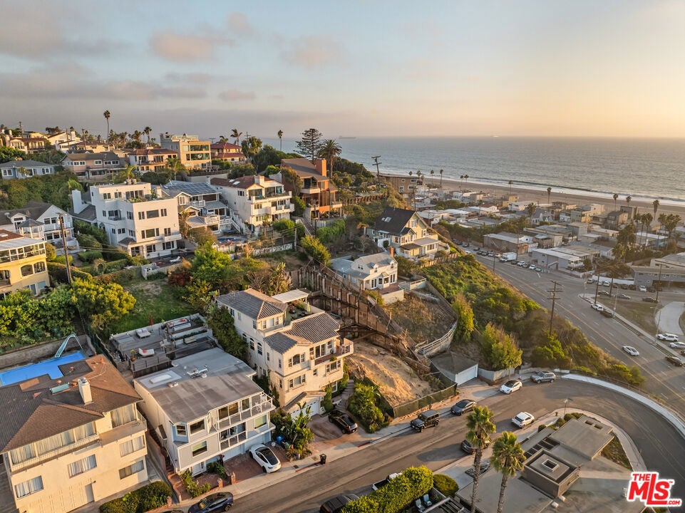 Photo of Listing #25611323