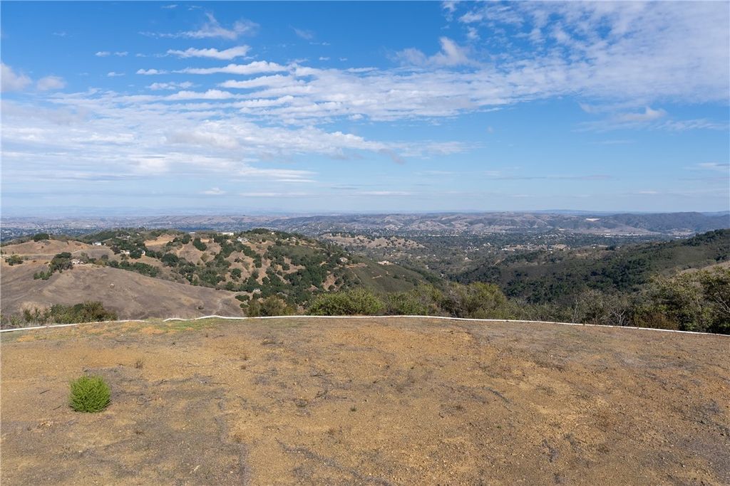 13730 Falcon, Atascadero