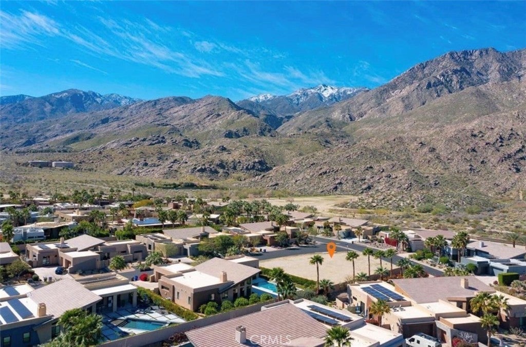 Photo of Listing #PV25267291