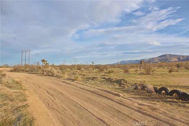 Desert View Road, Apple Valley