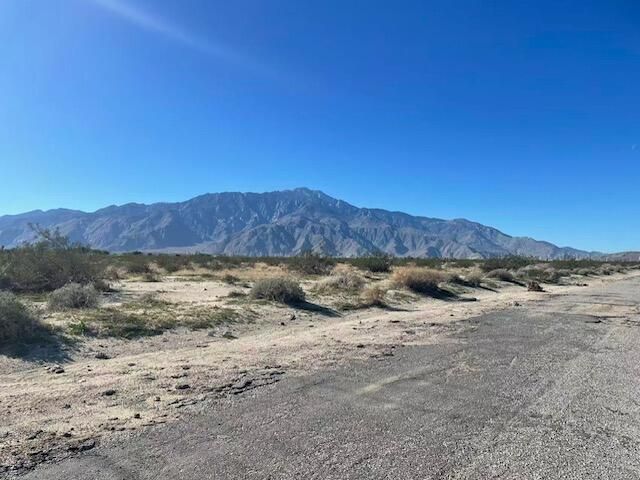 Arnold Ave Avenue, Desert Hot Springs