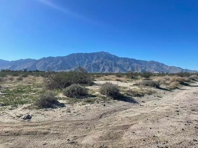 Arnold Ave Avenue, Desert Hot Springs