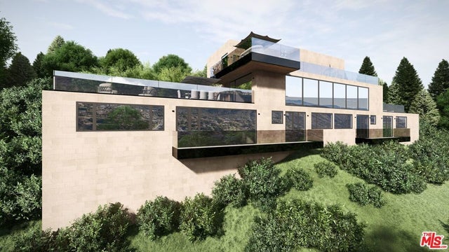 7315 W Pyramid Place, Los Angeles