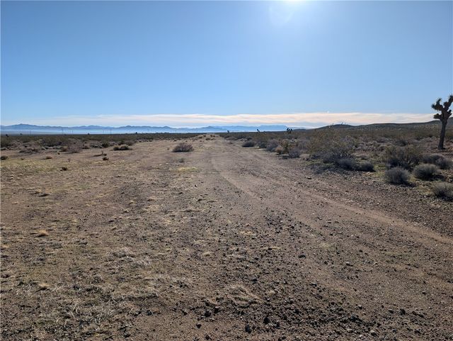 7901 Princess Pat Mine Rd, Adelanto