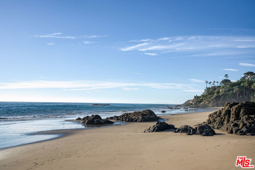 Photo of Listing #25630353