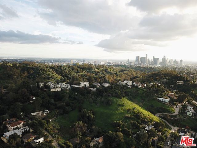 Avon Place, Los Angeles
