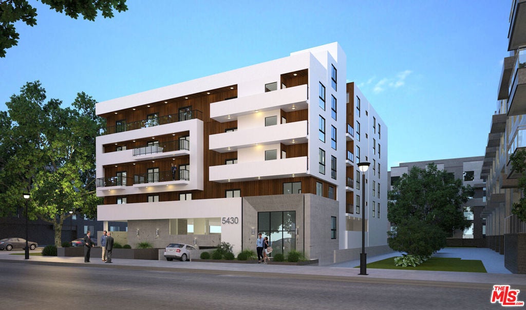 Photo of Listing #26636257