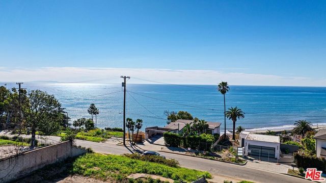 314 N Las Casas Avenue, Pacific Palisades