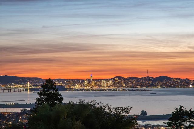 911 Clark Pl, El Cerrito
