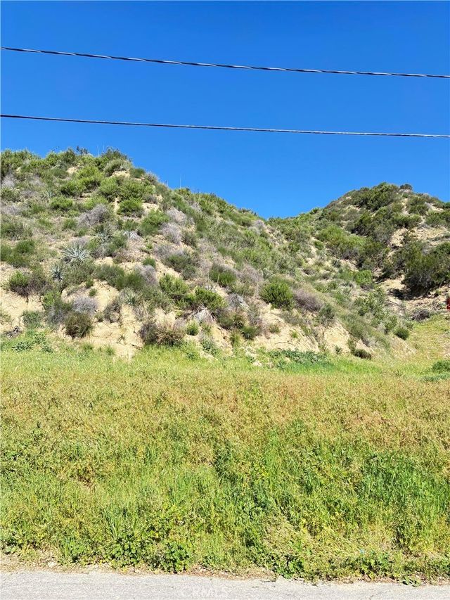 Verdale Avenue, Val Verde