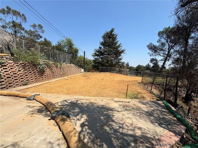 3696 Chaney, Altadena