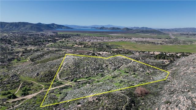 14 Starlight Mesa Drive, Hemet