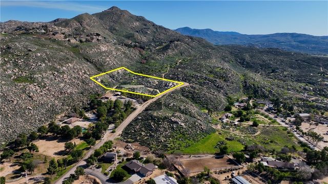 25 Starlight Mesa Drive, Hemet