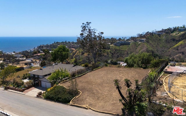 729 Enchanted Way, Pacific Palisades