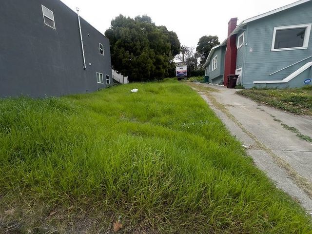 Macarthur Blvd, Oakland