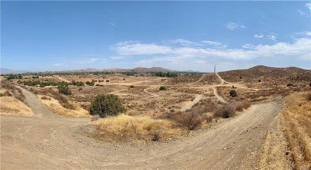 Mauricio St, Perris