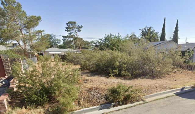W Langley Avenue, Ridgecrest