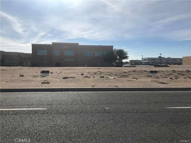 Seneca Road, Victorville