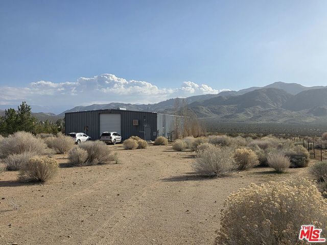 27003 Waalew Road, Apple Valley