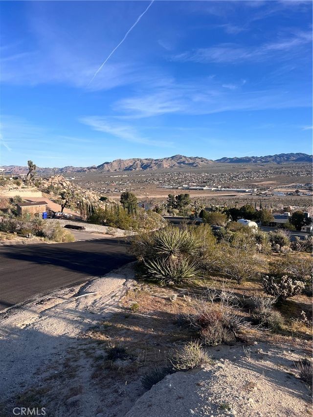 Palo Alto, Yucca Valley