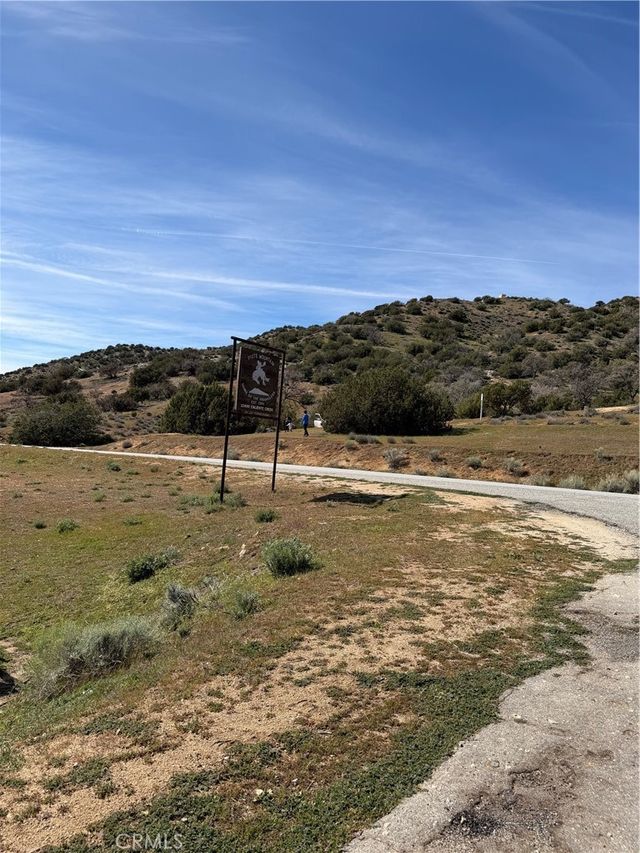 Sand Canyon, Twin Oaks