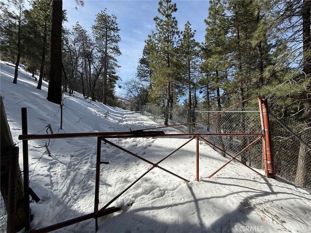 Linnet Road, Wrightwood