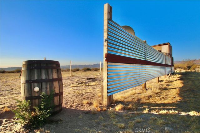 4594 Rice Avenue, Joshua Tree