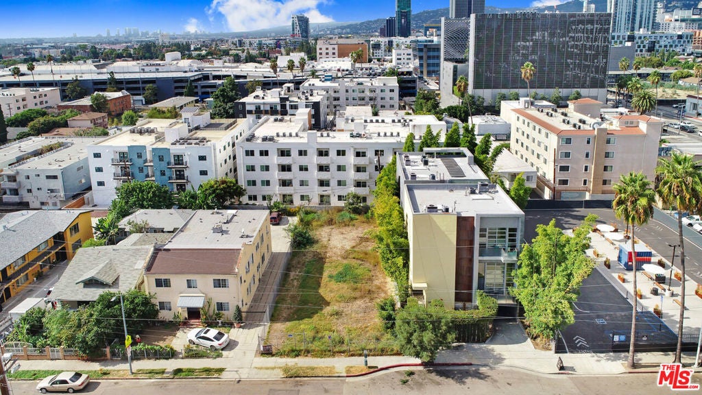 Photo of Listing #26656813