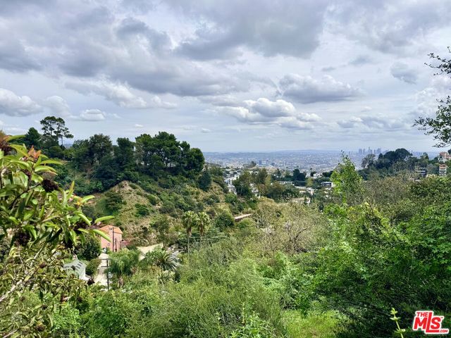 8468 Elusive Dr, Los Angeles