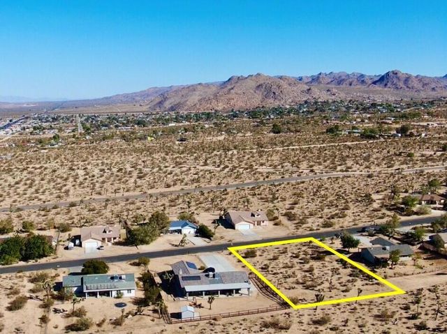 6672 San Angelo Avenue, Joshua Tree