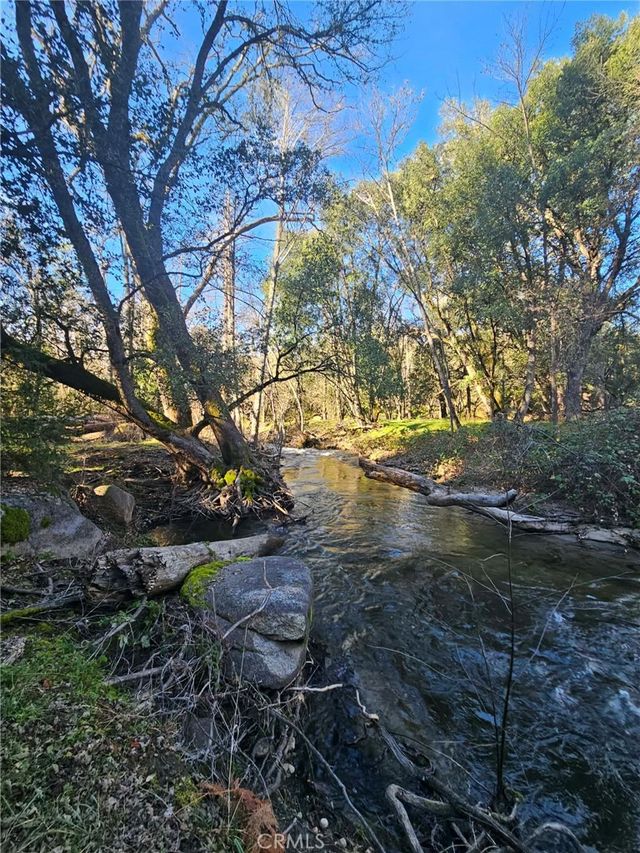 8 Ac Road 225, North Fork