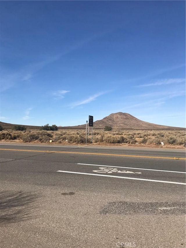 Waalew Road, Apple Valley