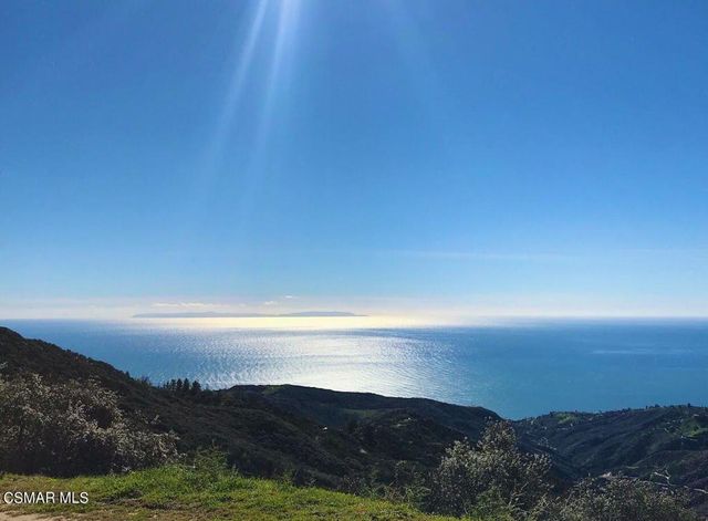 23118 Saddle Peak Road, Topanga