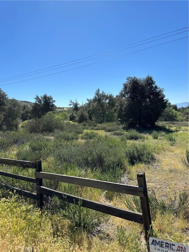 Red Mountain Road, Hemet