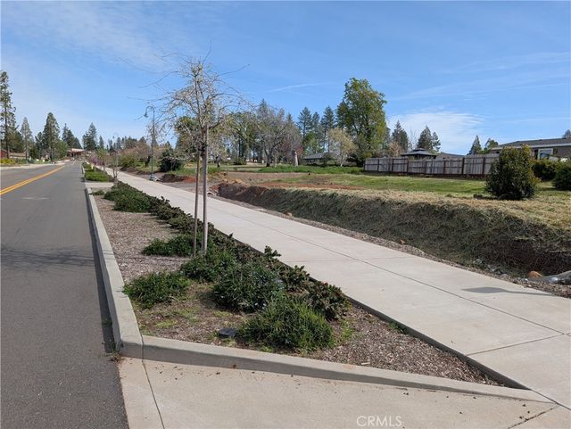 5800 Almond, Paradise
