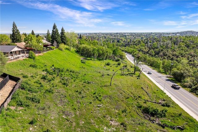 166 Quartz Hill Road, Redding