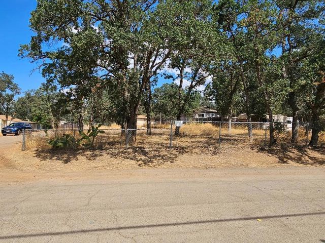 16372 32nd Avenue, Clearlake