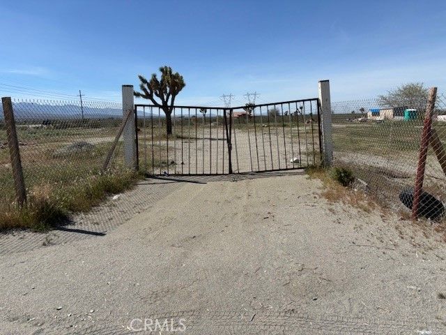 1290 Highway 18, Pinon Hills