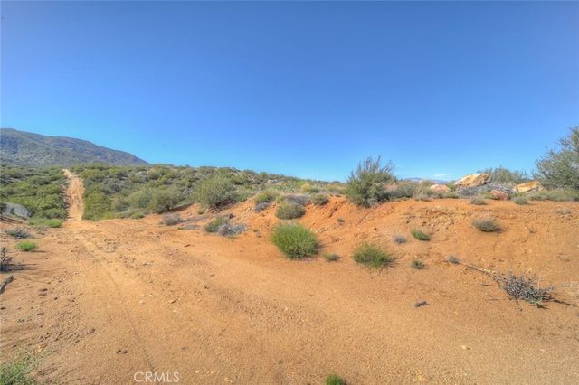 Trails End, Anza