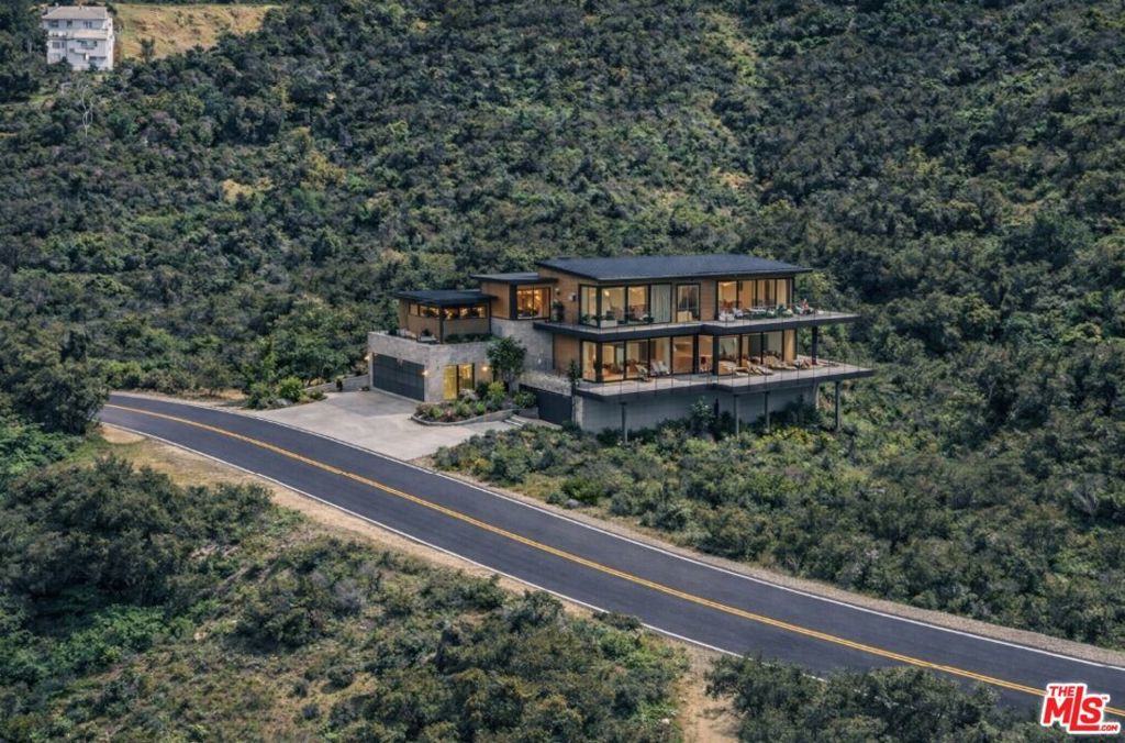 Photo of Listing #26665473