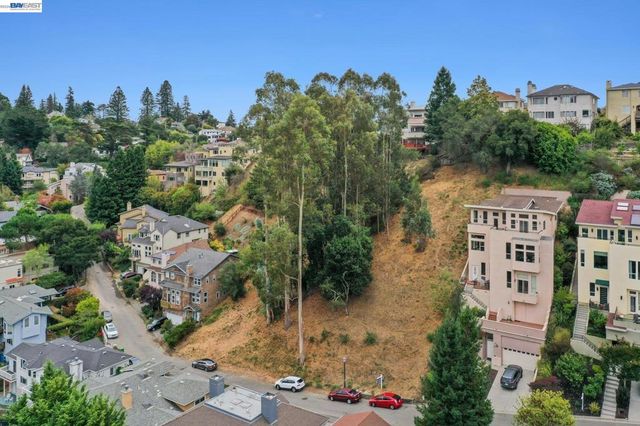 209 Sheridan Rd, Oakland