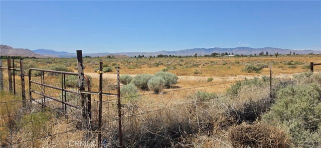 20th Street East, Mojave