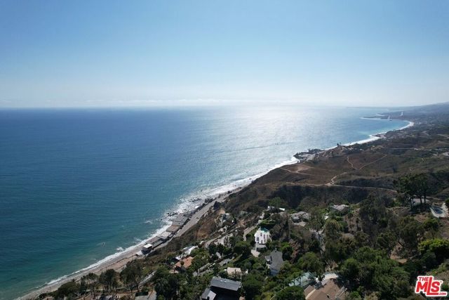 20555 Little Rock Way, Malibu