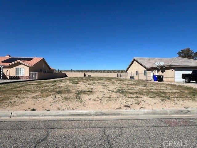 27912 Fairacres, Helendale
