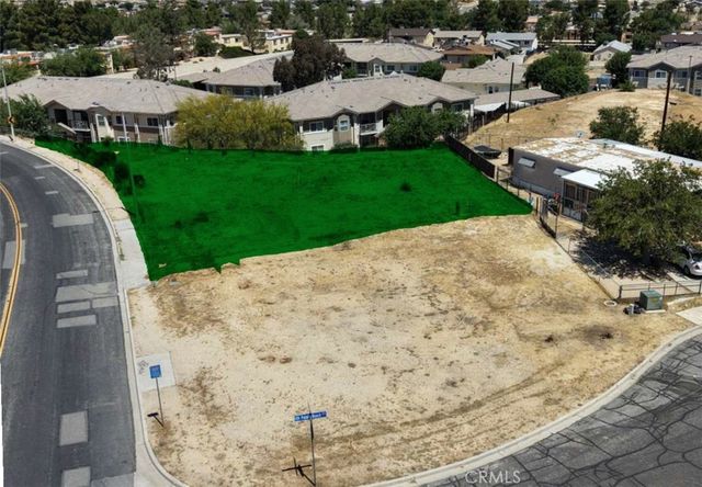 16740 Pebble Beach, Victorville