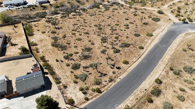 Lennox Avenue, Yucca Valley